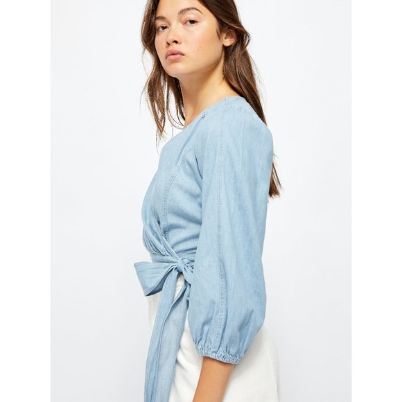 NWT Free People Sophie Denim Top / Medium Wash - Picture 3 of 5